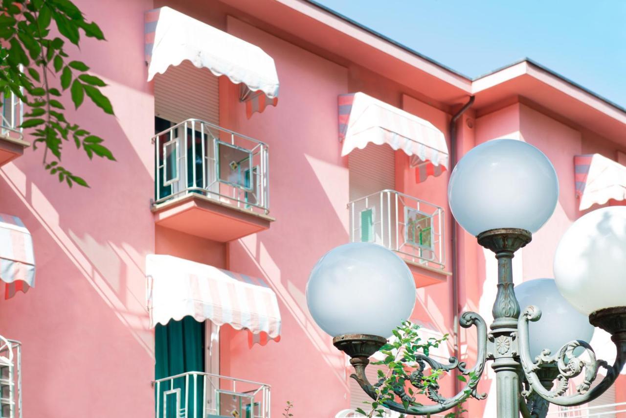 Hotel Villa Rosa تْشيزيناتيكو المظهر الخارجي الصورة
