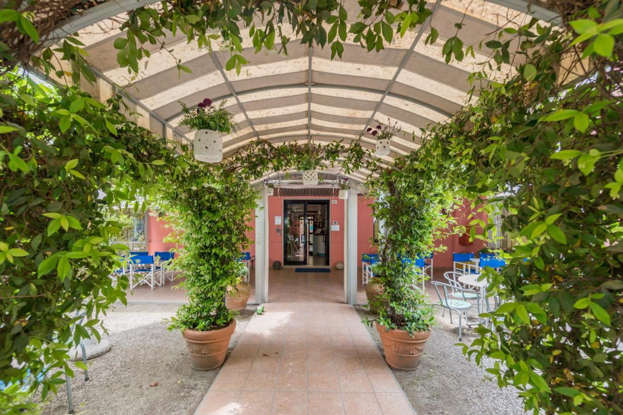 Hotel Villa Rosa تْشيزيناتيكو المظهر الخارجي الصورة